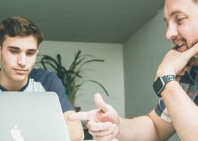 ¿Debes declarar los ingresos de tu hijo en la declaración de la renta?